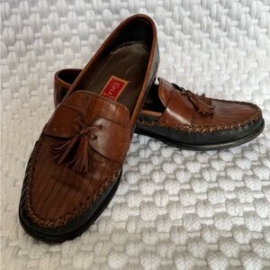 Cole Haan Country Women’s Black & Brown Tasseled Loafers 7B